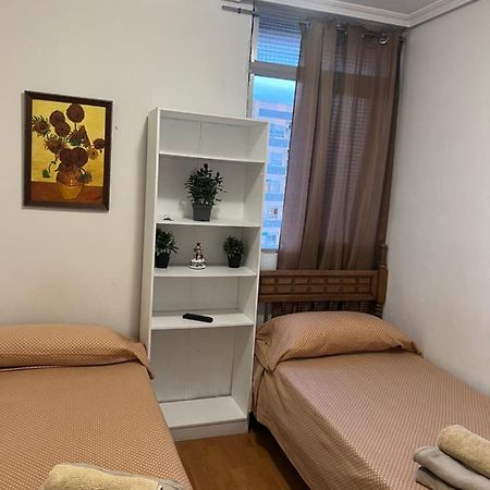 Malvarrosa Simple Shared Home Валенсія Екстер'єр фото